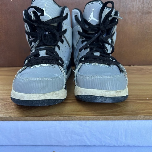 Air Jordan Kids Gray Basketball Shoes - Picture 2 of 7